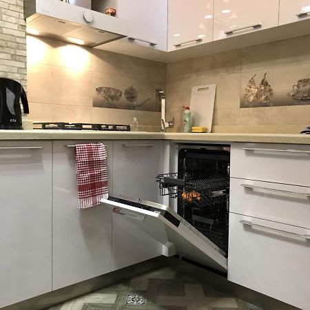 Apartment Lux With 3 Rooms Batum Dış mekan fotoğraf