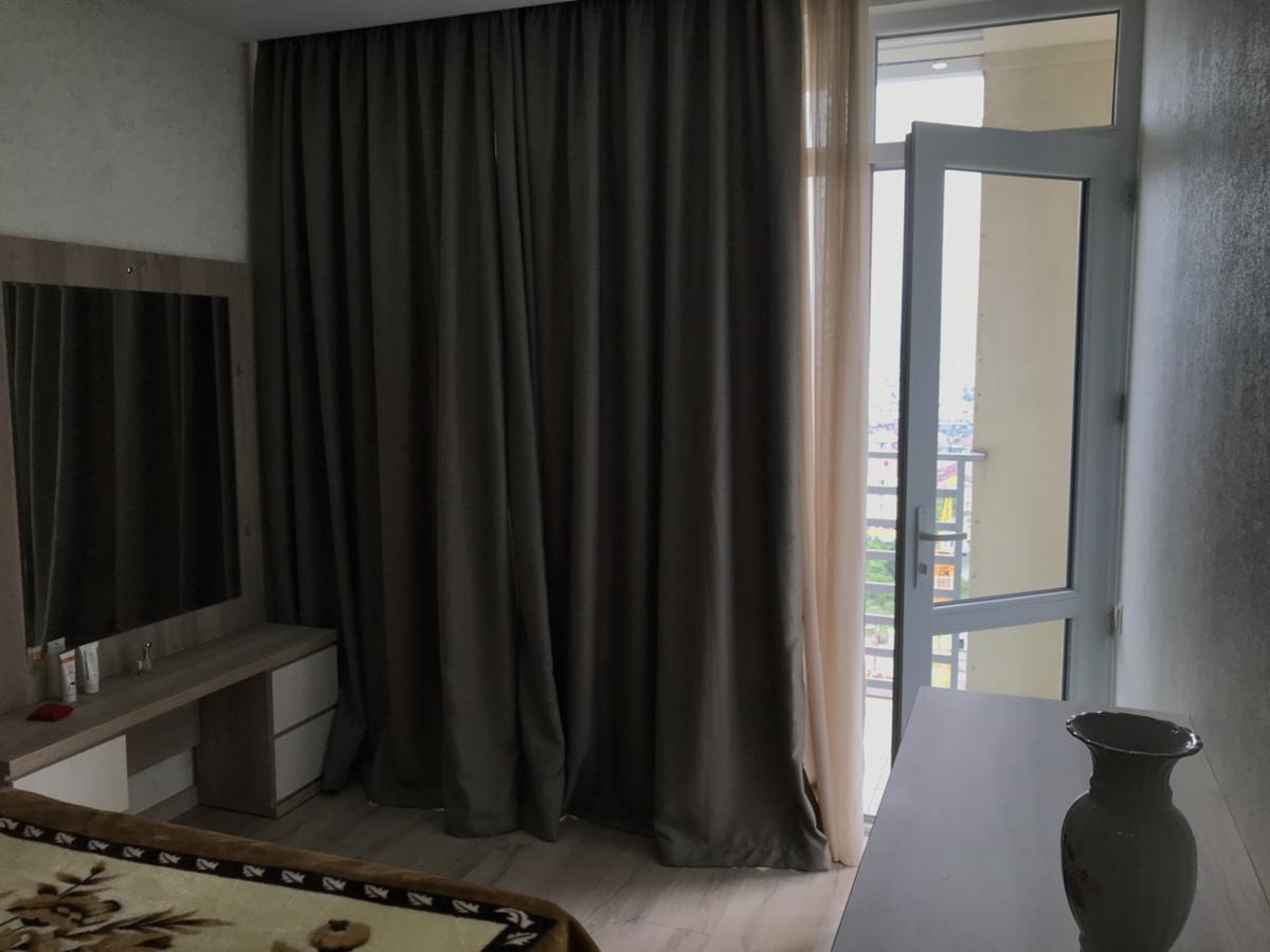 Apartment Lux With 3 Rooms Batum Dış mekan fotoğraf