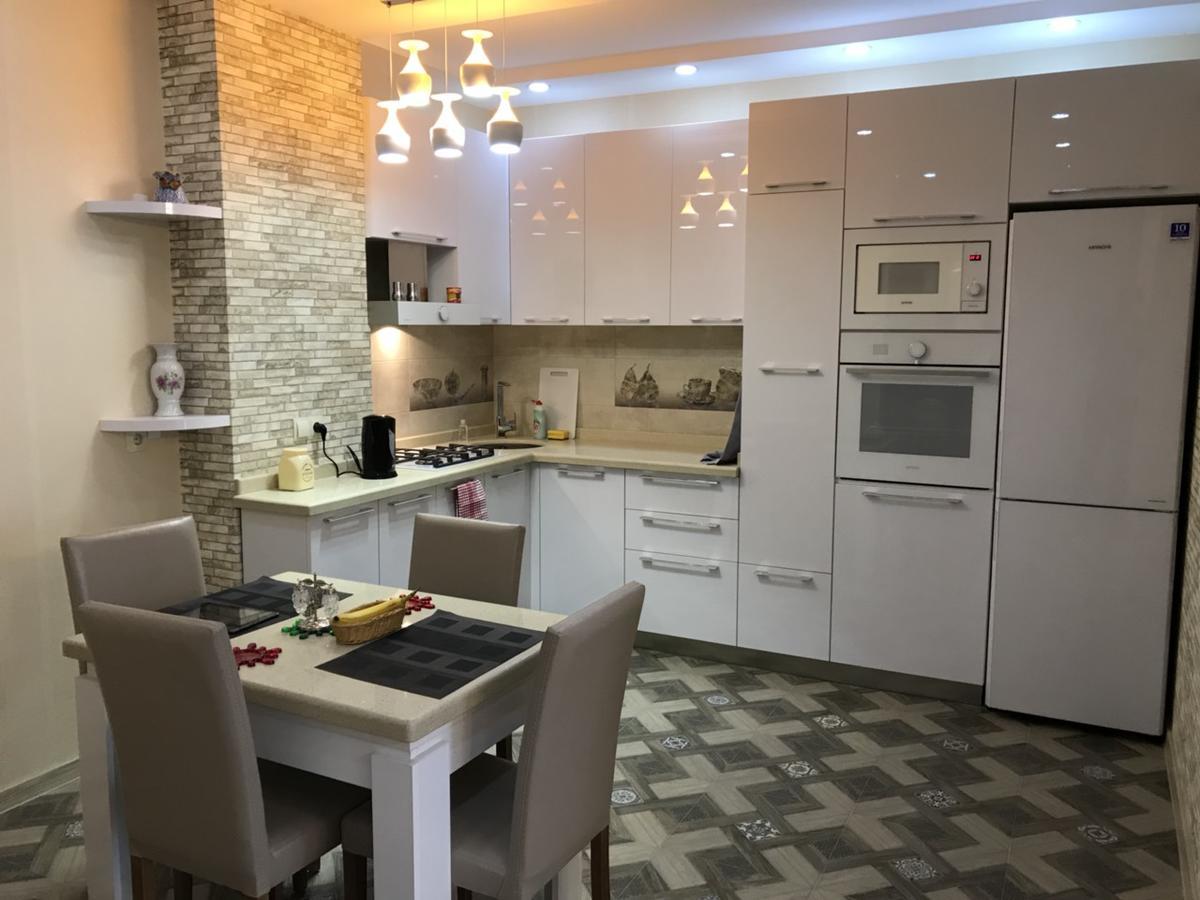 Apartment Lux With 3 Rooms Batum Dış mekan fotoğraf